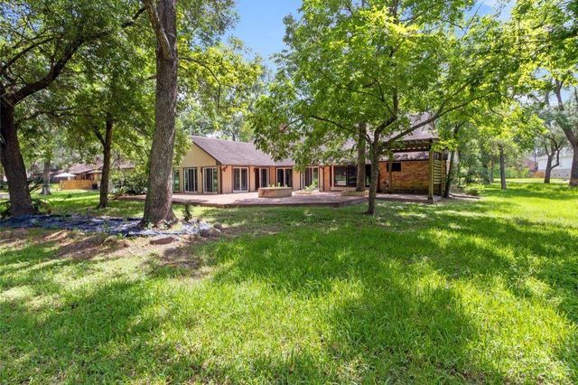 570 Roanoke Drive, Conroe, TX 77302