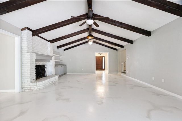 570 Roanoke Drive, Conroe, TX 77302