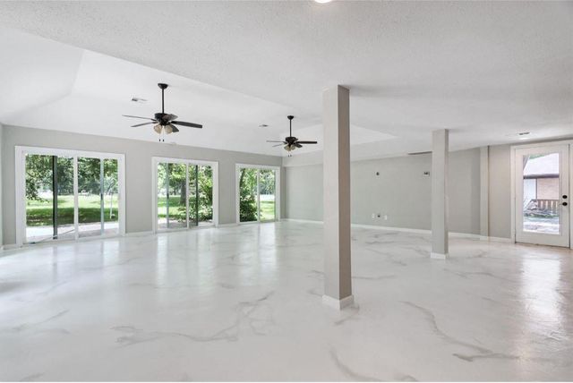 570 Roanoke Drive, Conroe, TX 77302