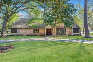 570 Roanoke Drive, Conroe, TX 77302