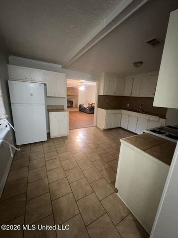 3752 Bishop Avenue, Jackson, MS 39213