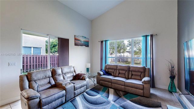 231 NE 33rd Ter, Homestead, FL 33033