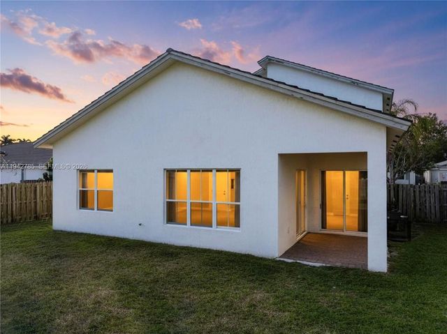 231 NE 33rd Ter, Homestead, FL 33033