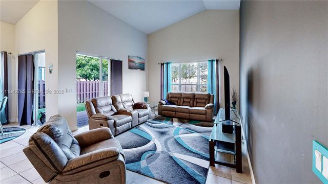 231 NE 33rd Ter, Homestead, FL 33033