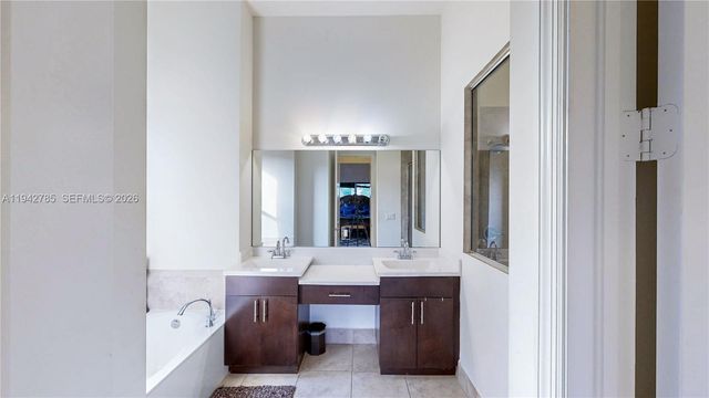 231 NE 33rd Ter, Homestead, FL 33033