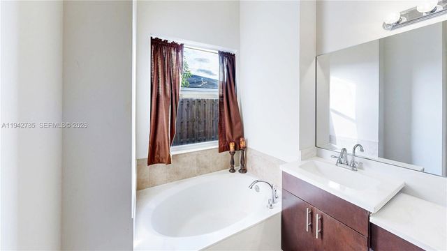 231 NE 33rd Ter, Homestead, FL 33033