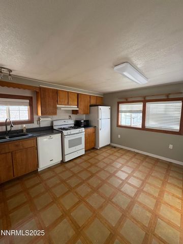 20 Miley Lane, Yerington, NV 89447