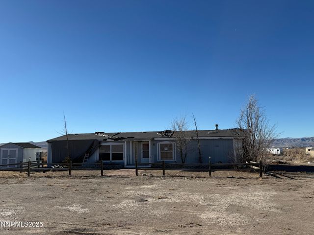 20 Miley Lane, Yerington, NV 89447