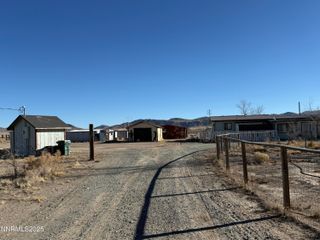 20 Miley Lane, Yerington, NV 89447