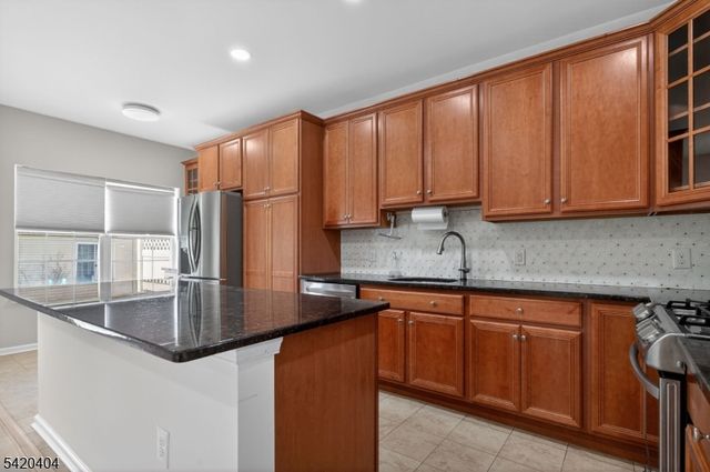 20 Andrews Way, Piscataway Twp., NJ 08854