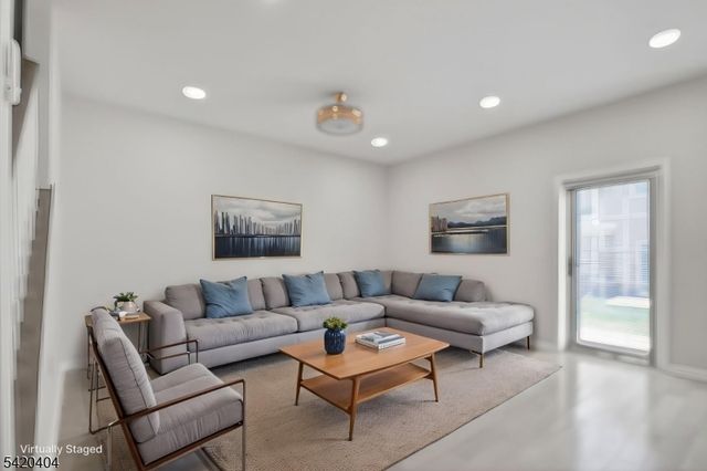 20 Andrews Way, Piscataway Twp., NJ 08854