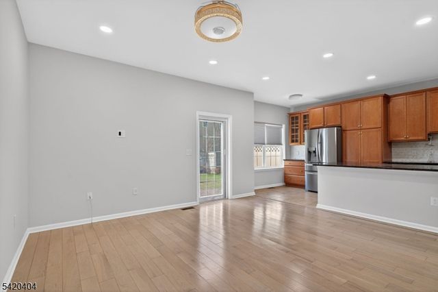 20 Andrews Way, Piscataway Twp., NJ 08854