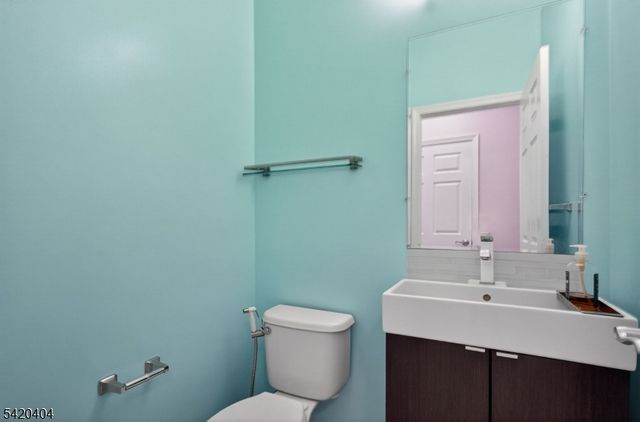 20 Andrews Way, Piscataway Twp., NJ 08854