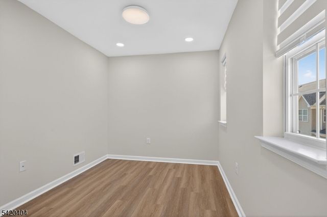 20 Andrews Way, Piscataway Twp., NJ 08854