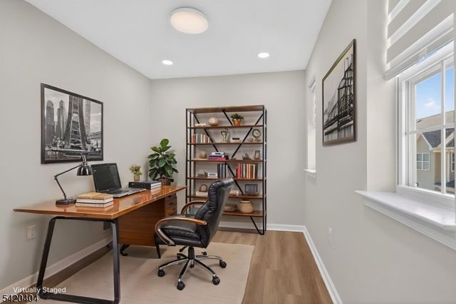 20 Andrews Way, Piscataway Twp., NJ 08854