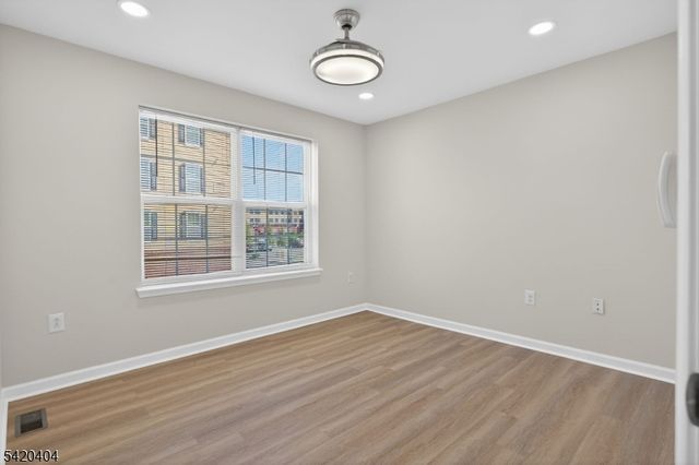 20 Andrews Way, Piscataway Twp., NJ 08854