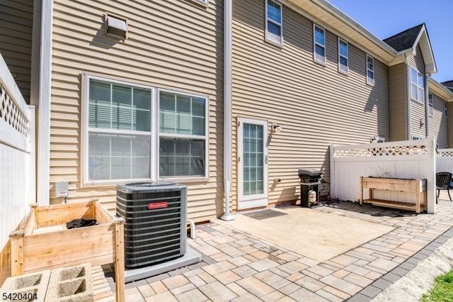 20 Andrews Way, Piscataway Twp., NJ 08854