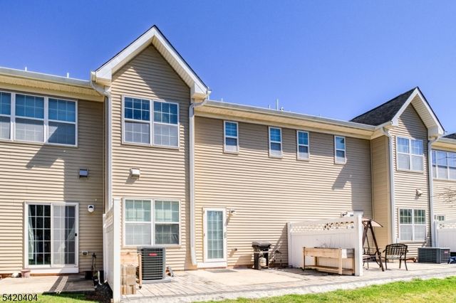 20 Andrews Way, Piscataway Twp., NJ 08854