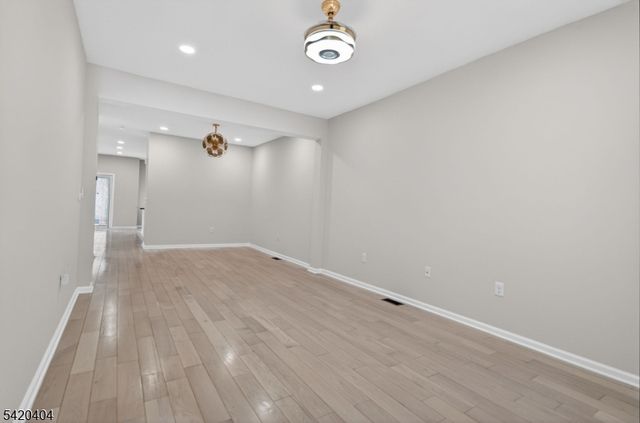 20 Andrews Way, Piscataway Twp., NJ 08854