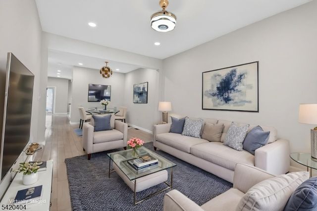 20 Andrews Way, Piscataway Twp., NJ 08854