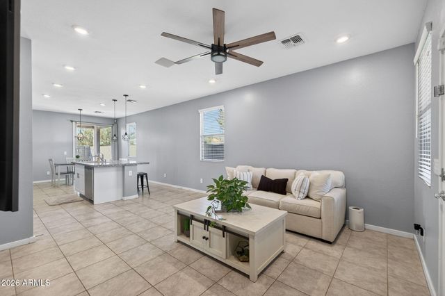 3581 E APPALOOSA Drive, San Tan Valley, AZ 85140