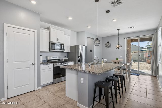 3581 E APPALOOSA Drive, San Tan Valley, AZ 85140