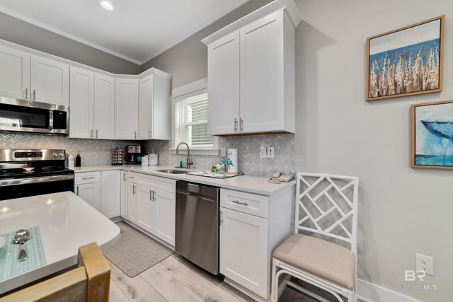 521 E 1st Avenue B, Gulf Shores, AL 36542