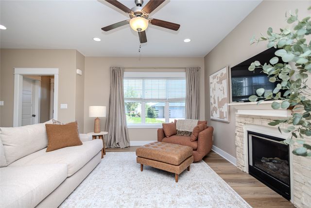 835 S Balsam Street, West Des Moines, IA 50266