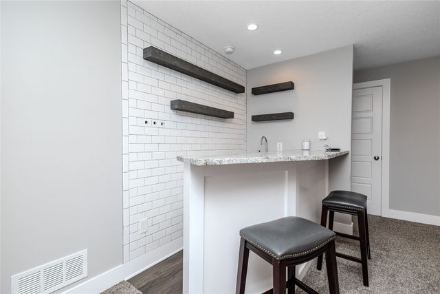 835 S Balsam Street, West Des Moines, IA 50266