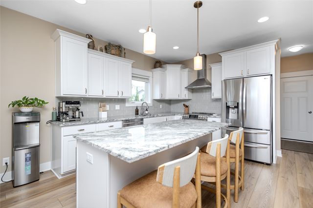 835 S Balsam Street, West Des Moines, IA 50266