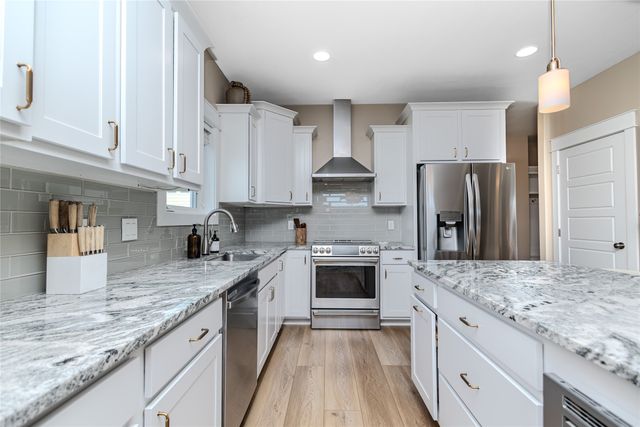 835 S Balsam Street, West Des Moines, IA 50266