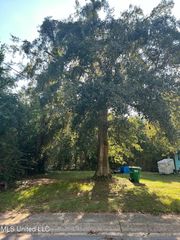 Dixie Avenue, Gulfport, MS 39501