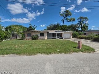 1637 Merrimack CT, Fort Myers, FL 33907