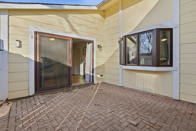 6856 Juneberry Court, Woodridge, IL 60517