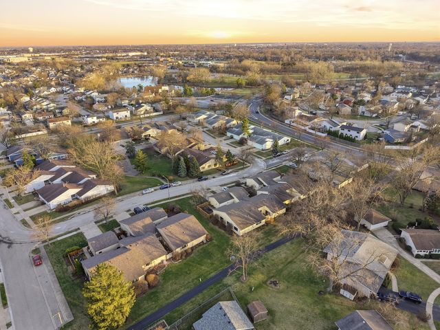 6856 Juneberry Court, Woodridge, IL 60517