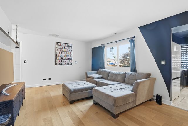 6856 Juneberry Court, Woodridge, IL 60517