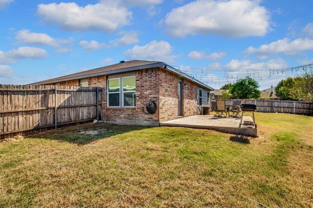 5005 Village Stone Court, Fort Worth, TX 76179