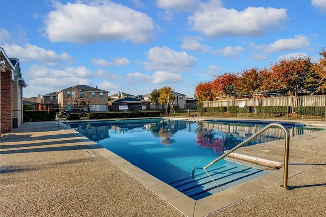 5005 Village Stone Court, Fort Worth, TX 76179