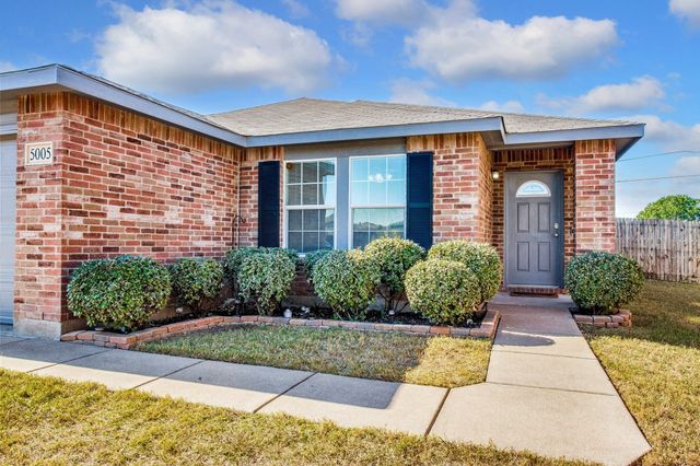 5005 Village Stone Court, Fort Worth, TX 76179