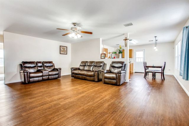 5005 Village Stone Court, Fort Worth, TX 76179