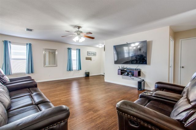 5005 Village Stone Court, Fort Worth, TX 76179