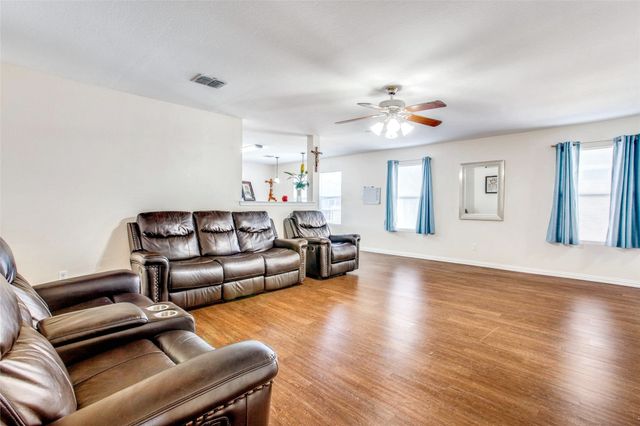 5005 Village Stone Court, Fort Worth, TX 76179