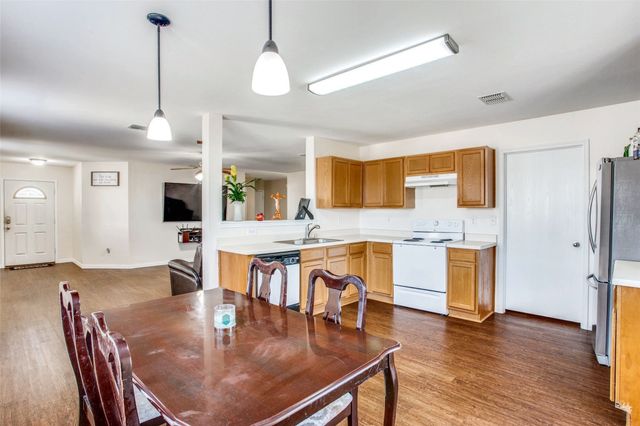 5005 Village Stone Court, Fort Worth, TX 76179