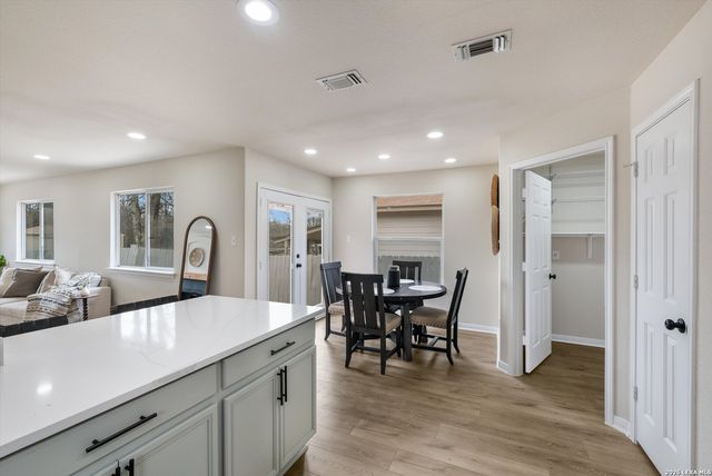 5390 Chestnut View, San Antonio, TX 78247