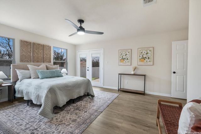 5390 Chestnut View, San Antonio, TX 78247