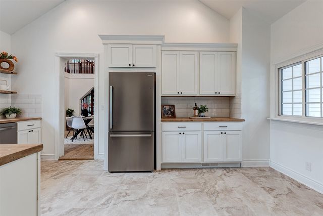 373 E D Avenue, Kalamazoo, MI 49009