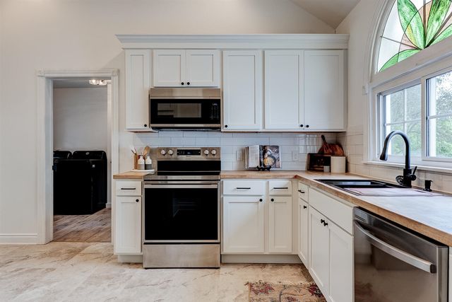 373 E D Avenue, Kalamazoo, MI 49009