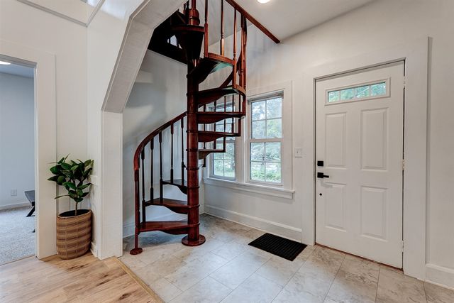 373 E D Avenue, Kalamazoo, MI 49009