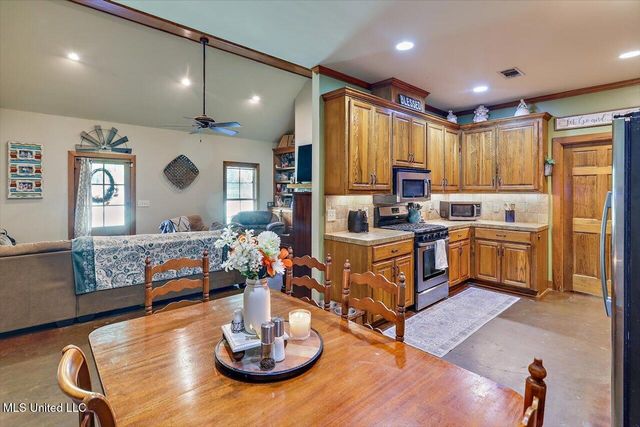 115 Ginns Way, Florence, MS 39073