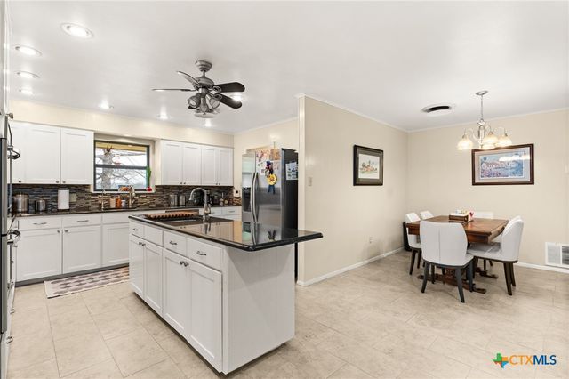 112 Skipcha Trail, Lampasas, TX 76550